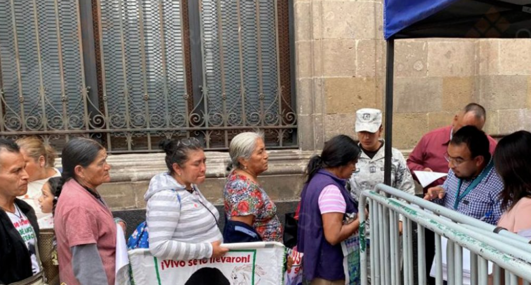 PADRES DE NORMALISTAS DESAPARECIDOS EXIGEN LA SALIDA DEL FISCAL DEL CASO AYOTZINAPA